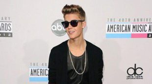 El guardaespaldas de Justin Bieber es acusado de tirar al padre de una fan por las escaleras