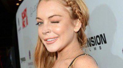 El padre de Lindsay Lohan la defiende en un vídeo mientras que Paris y Barron Hilton siguen decididos en demandarla