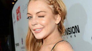 El padre de Lindsay Lohan la defiende en un vídeo mientras que Paris y Barron Hilton siguen decididos en demandarla