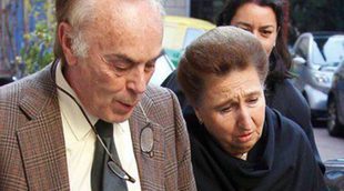 La Infanta Margarita y Carlos Zurita inauguran un mercadillo navideño solidario en Madrid