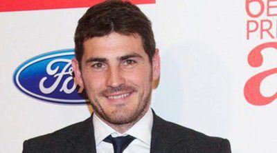 Iker Casillas celebra la Navidad con amigos y sin rastro de Sara Carbonero