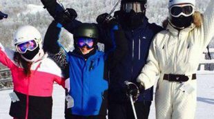 Michael Douglas y Catherine Zeta Jones reciben 2014 juntos esquiando en Canadá con sus hijos