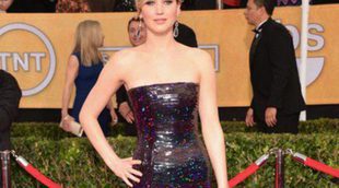 Jennifer Lawrence vuelve a liarla con su vestido en los SAG 2014: 