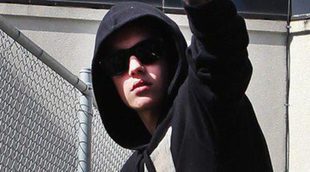 Justin Bieber sale de la cárcel entre aplausos de sus fans tras pagar una fianza de 2.500 dólares