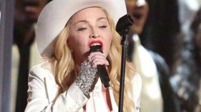 Madonna casa a 34 parejas homosexuales y heterosexuales en la gala de los Grammy 2014