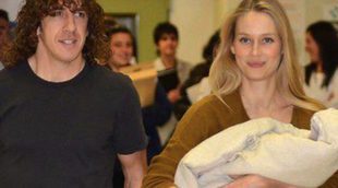 Carles Puyol y Vanesa Lorenzo presentan a su hija Manuela seis días después de su nacimiento