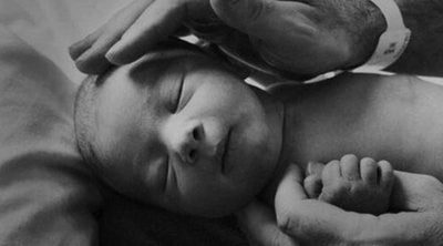 Simon Cowell y Lauren Silverman publican las primeras imágenes de su hijo Eric