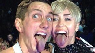 Miley Cyrus, más entregada que nunca con los fans que acuden a sus conciertos