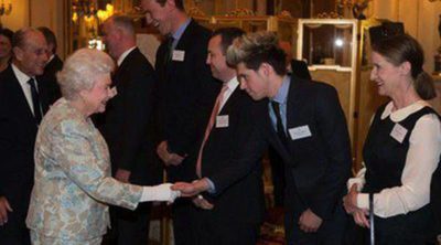 La Reina Isabel y el Duque de Edimburgo reciben a Niall Horan y a otros irlandeses ilustres en Buckingham Palace