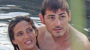 Iker Casillas y Sara Carbonero reciben regalos para su hijo Martín