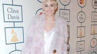 Miley Cyrus puede permanecer hasta 27 días más hospitalizada y aplaza conciertos al mes de agosto