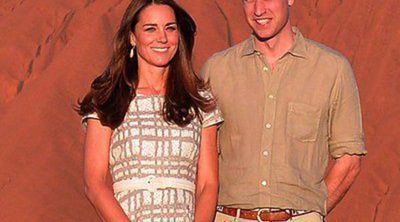 El Príncipe Guillermo y Kate Middleton se dejan maravillar por la magia de Uluru en Australia