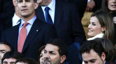 Los Príncipes Felipe y Letizia, testigos del empate del Atlético de Madrid y el Chelsea