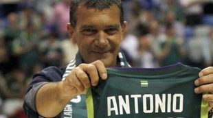 Antonio Banderas no se pierde el partido de baloncesto entre el Unicaja Málaga-Río Natura Monbus