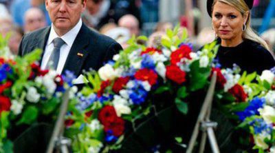 El Rey Guillermo Alejandro y la Reina Máxima de Holanda recuerdan a los caídos tras cumplir un año de reinado