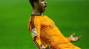 Sergio Ramos celebra con un gol que ha sido padre de su primer hijo con Pilar Rubio