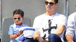 Cristiano Ronaldo, todo un padrazo con su hijo Cristiano Junior en el partido de Nadal en el Madrid Open 2014