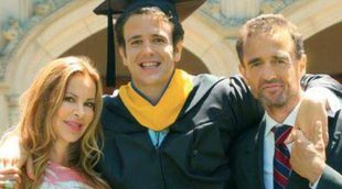 Alessandro Lequio y Ana Obregón, muy emocionados en la graduación de su hijo Álex
