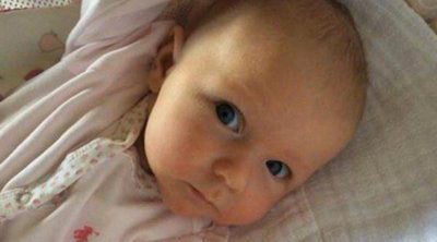 Emily Blunt y John Krasinski presentan a su hija Hazel tres meses después de su nacimiento
