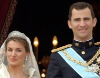 Así fue la boda de los Reyes Felipe y Letizia: un enlace inolvidable pasado por agua