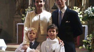El Príncipe Gabriel de Luxemburgo celebra su Primera Comunión acompañado por la Familia Ducal de Luxemburgo