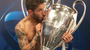 Sergio Ramos cumple su promesa y se tatúa la copa de la Champions en la pierna