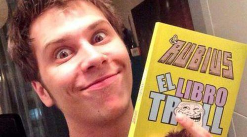 Así es El Rubius, el "Youtuber" que arrasa en la Feria del Libro de Madrid 2014