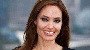 Angelina Jolie celebra su 39 cumpleaños promocionando 'Maléfica' en Shanghai