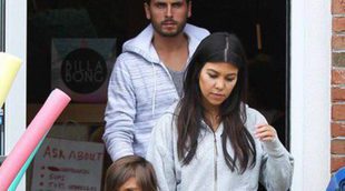 Kourtney Kardashian reaparece con su marido Scott Disick tras anunciar su tercer embarazo