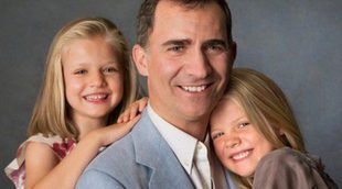 Casa Real rescata a pocos días de la proclamación dos retratos del Príncipe Felipe con sus hijas