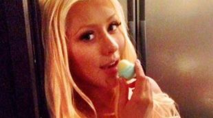 Christina Aguilera muestra su avanzado embarazo para celebrar la llegada del verano