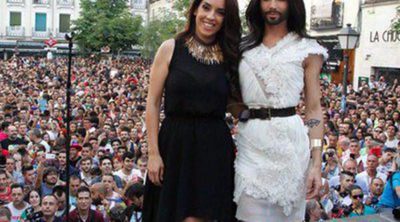 Conchita Wurst y Ruth Lorenzo revolucionan la Plaza de Chueca de Madrid como pregoneras del Orgullo Gay 2014