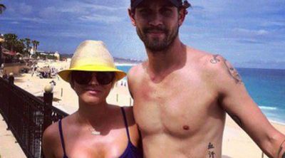 Kaley Cuoco y Ryan Sweeting pasan su primer verano de casados en la playa