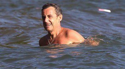 Nicolas Sarkozy, chapuzón en la Costa Azul para olvidar sus problemas judiciales