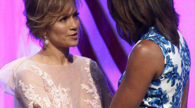 Michelle Obama y Jennifer Lopez, juntas por la educación universitaria de los latinos en Estados Unidos