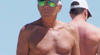 Giorgio Armani disfruta de sus vacaciones a bordo de un yate en Ibiza