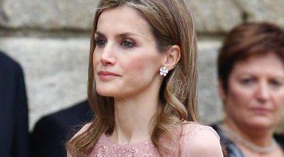 La Reina Letizia celebra el Día de Santiago reciclando el vestido que lució en la boda de los Duques de Cambridge