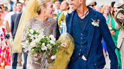 Piper Perabo lució un original vestido el día de su boda con Stephen Kay