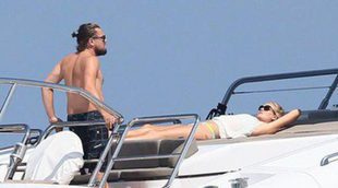 Toni Garrn se queda en topless junto a Leonardo DiCaprio a bordo de un barco en Ibiza