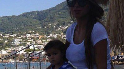 Daniella Semaan continúa disfrutando de sus vacaciones con su hija Lia