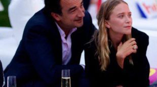 Mary-Kate Olsen y Olivier Sarkozy, dos enamorados en una fiesta benéfica en los Hamptons