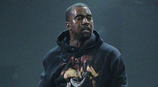 Kanye West le pide a dos minusválidos que se pongan de pie durante un concierto en Sydney