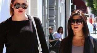 Kourtney Kardashian disfruta de un paseo con su hermana Khloe en la recta final de su embarazo