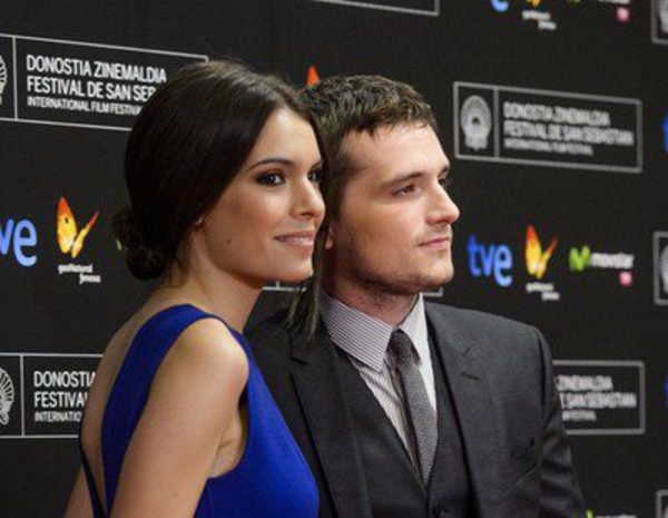 Josh Hutcherson y Claudia Traisac dan muestras de su amor en la alfombra  roja de 'Escobar: Paraíso perdido' - Bekia Actualidad