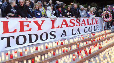 Fran Perea, Antonio Velázquez, Pilar Bardem y Dafne Fernández se manifiestan contra la Ley Lasalle