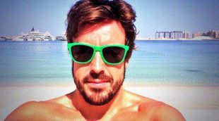 Fernando Alonso se relaja en la playa antes de preparar el GP de Estados Unidos 2014