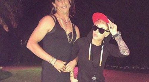 Kaley Cuoco y su marido Ryan Sweeting se disfrazan de Justin Bieber y Selena Gomez en Halloween