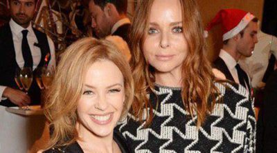 Kylie Minogue, Salma Hayek y Poppy Delevingne celebran la llegada de la Navidad en Stella McCartney