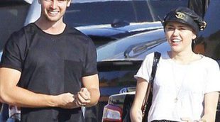 Miley Cyrus y Patrick Schwarzenegger disfrutan de su amor pasando una tarde romántica en Malibu