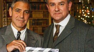 George Clooney posa con Hugh Boneville para promocionar su participación en 'Downton Abbey'